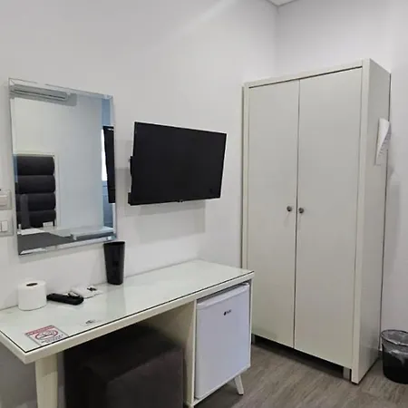 Edina By Hp Hotel