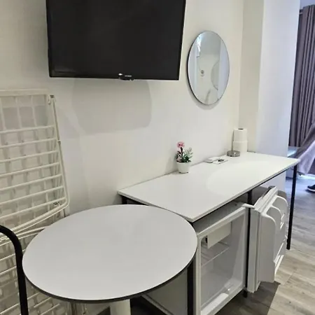 Edina By Hp 4*