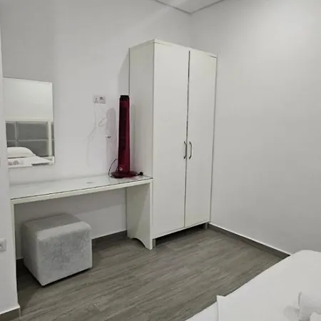Edina By Hp Hotel Sarandë
