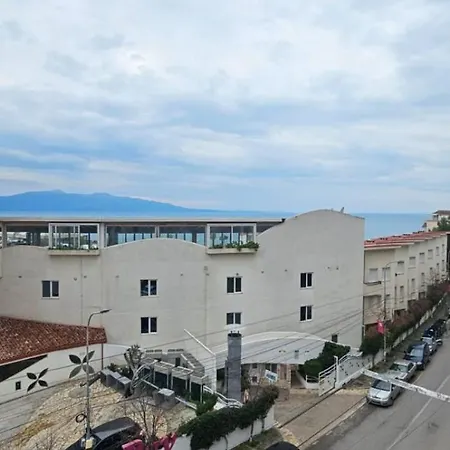 Edina By Hp Hotel 4*
